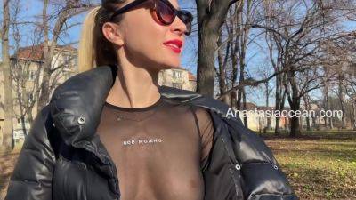 Anastasia Ocean In Beauty Flashes Her Big Boobs While Walking In A Public Park - hclips